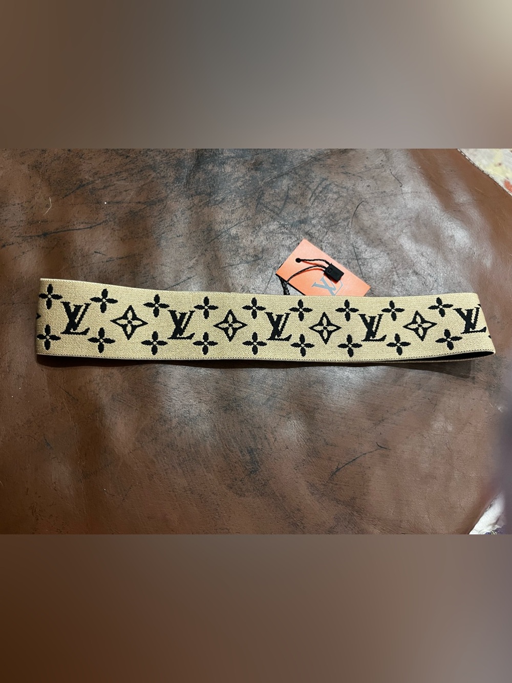 🤎 Louis. Vuitton. Brown Letter Monogram Logo Stretch Headband